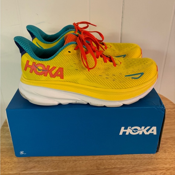 Hoka Clifton 9 in Passion Fruit/Maize *RARE COLOR* - Picture 6 of 14